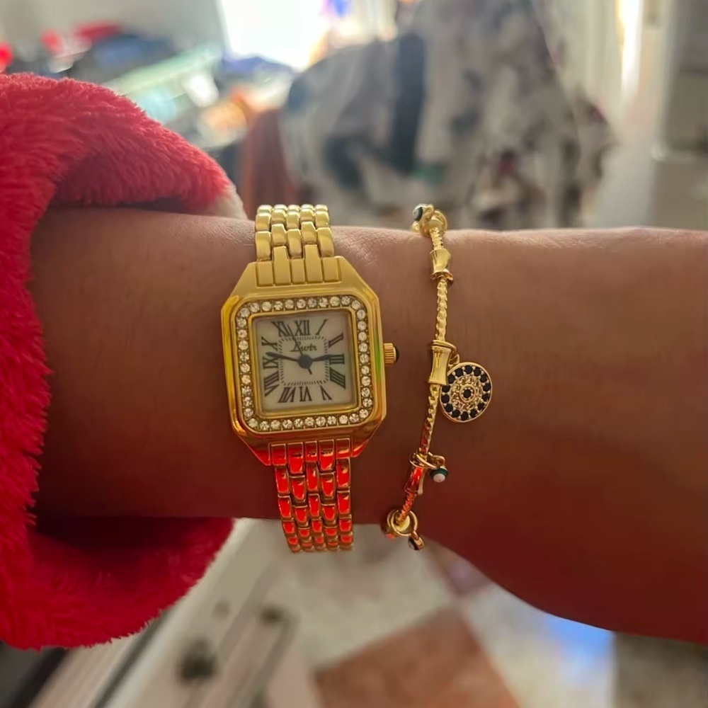 Panthere Classic Gold Crystal Stainless Steel Gold Watch - Picture 10 of 17